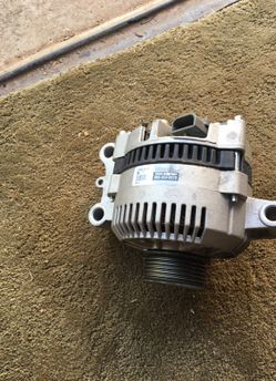 Alternador for a Ford ranger 2002. Casi nuevo