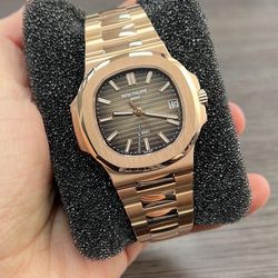 Patek 5711 rose gold like new. Chocolate dial.