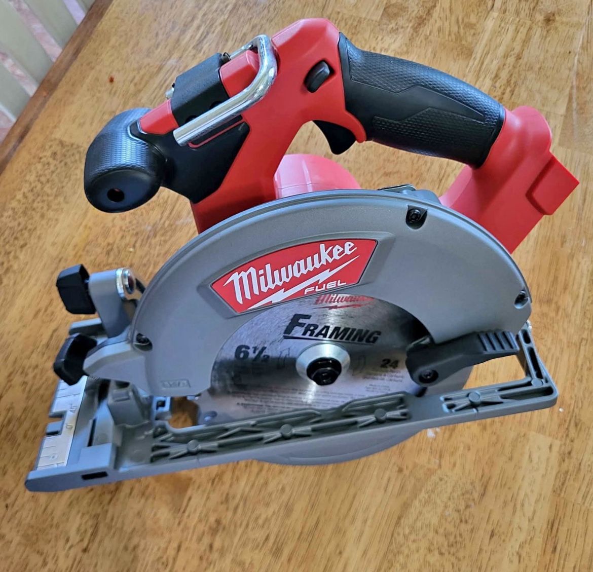 Milwaukee circular saw