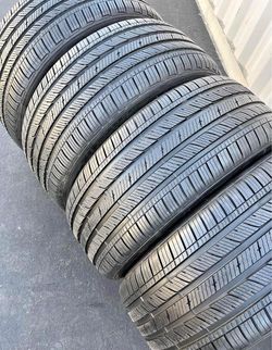 275/50/20 Bridgestone 🌟🌟 Vendo un set de llantas con 80% de vida las 4 🌟🌟🤩