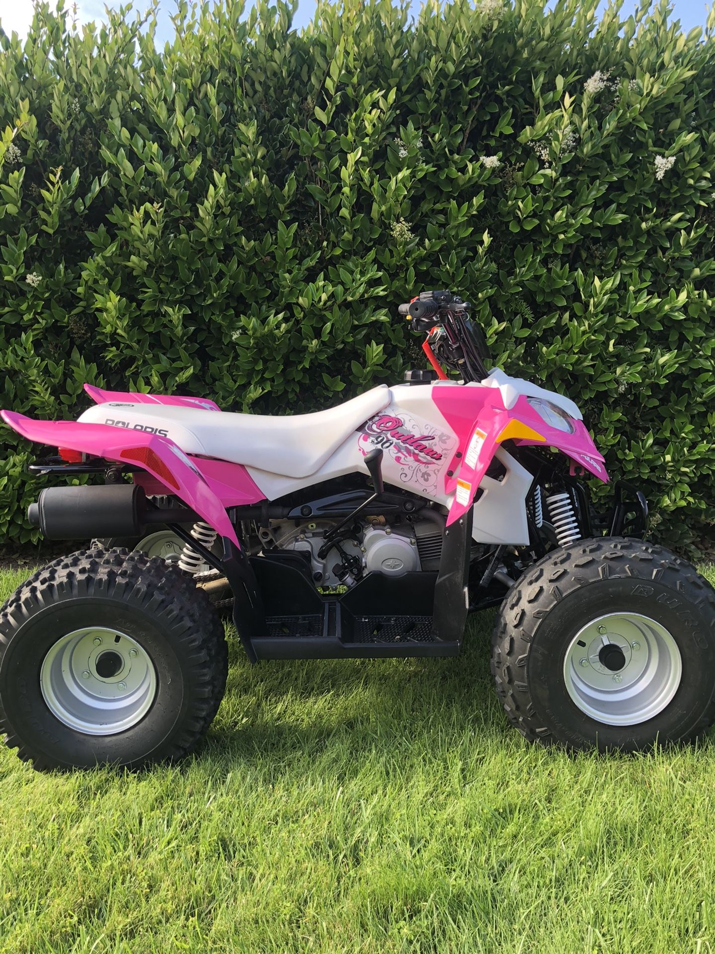 Polaris outlaw 90 Pink Quad for Sale in Encinitas, CA - OfferUp