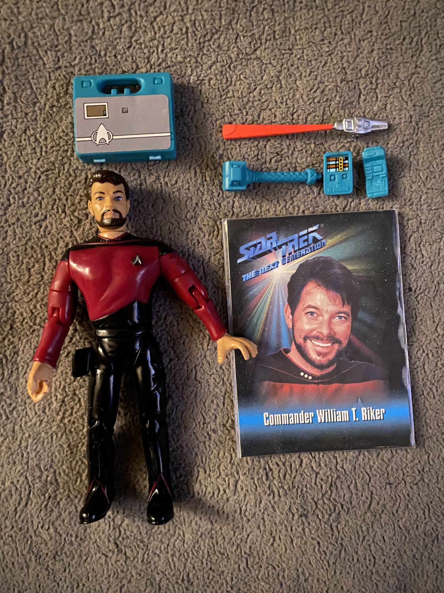 Star Trek: The Next Generation - package was old and yellow but the toys are new 12 for $66 different characters mix