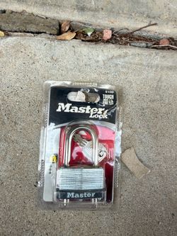Lock with Key, 1-3/4in. Wide, Adjustable Shackle