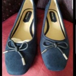 Casual Navy Blue Flat Shoes Size 9M