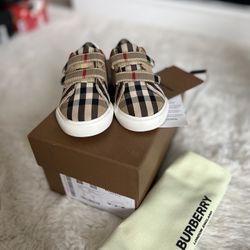 Burberry Shoes 