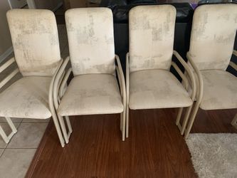 4 Sturdy Dining Room Chairs