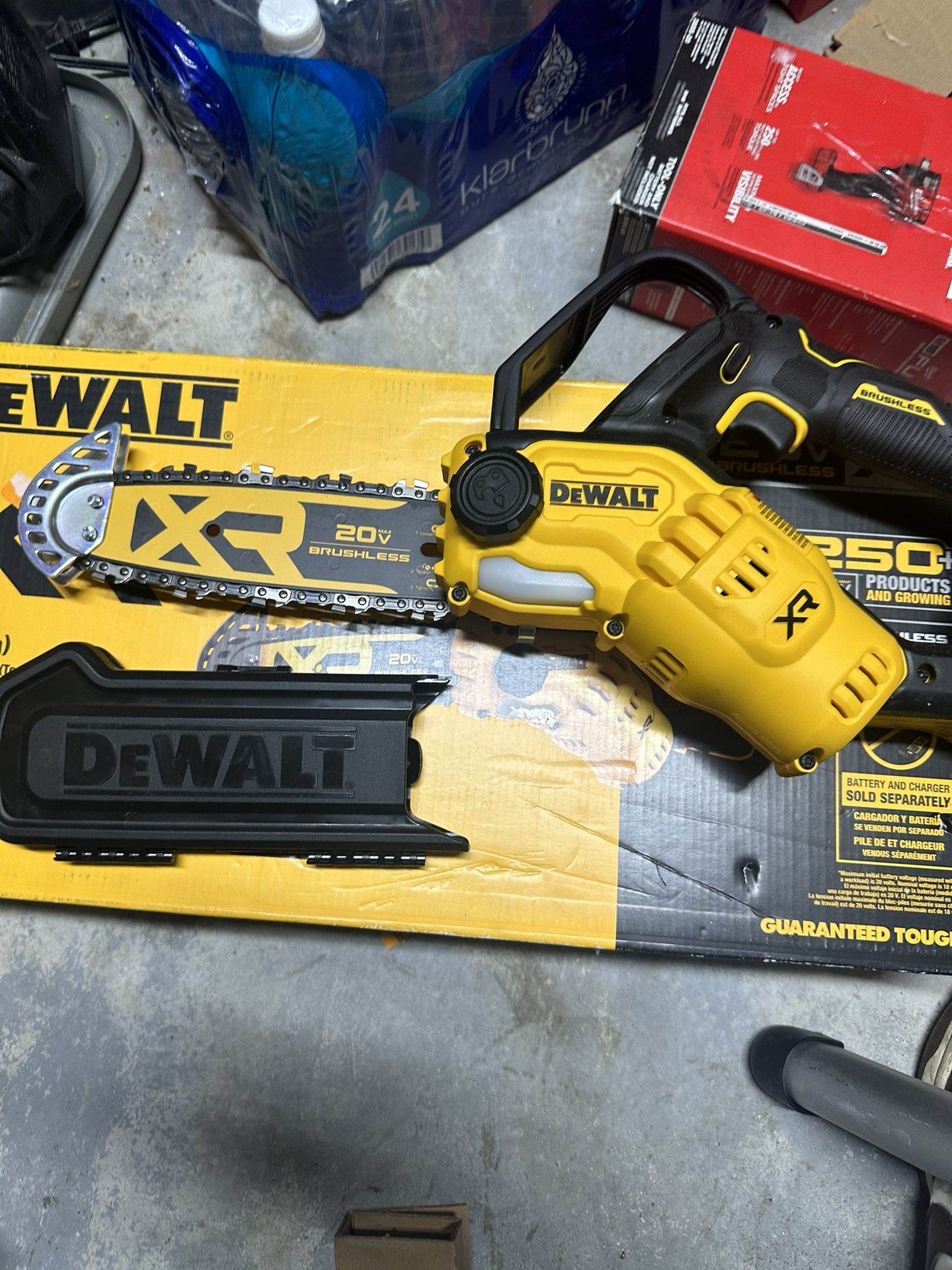 DeWalt DCCS623B 20V MAX Brushless Li-Ion 8" Pruning Chainsaw (Tool Only)