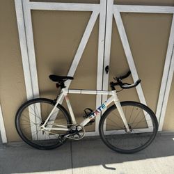 State Bicycle - Undefeated (Track) Edition 55