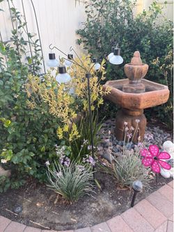 Solar Hummingbird Feeders for Outdoors Decorative Hummingbird Feeders Stand 6 Feeding Stations