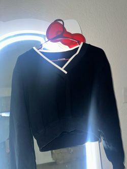 PINK black and white v neck cropped long sleeve sweatshirt