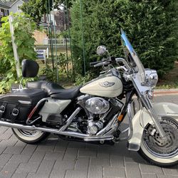 2003 Harley Davidson Road King Classic 100th Anniversary