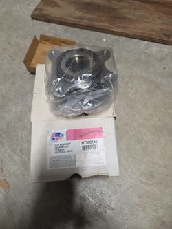2007 Ls Hub Assembly