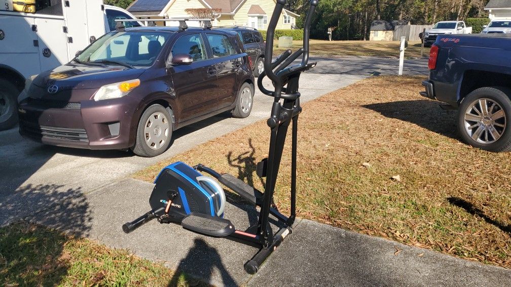 Exerpeutic Magnetic Flywheel Elliptical