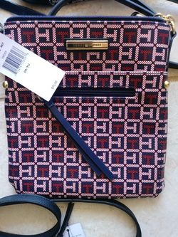 Mariconeras Tommy hilfiger new and authentic for only 19 precio