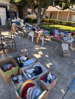GARAGE SALE 🎉🎉