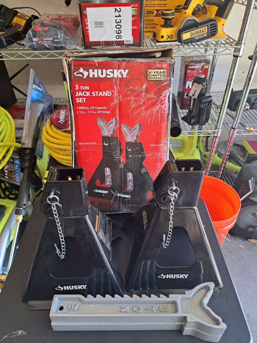 Husky 3-Ton Car Jack Stands