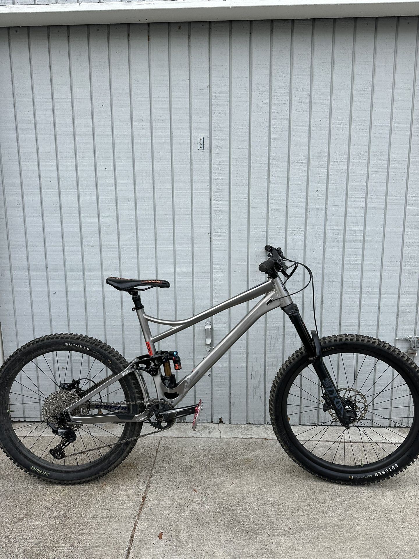 Banshee Rune v3 Enduro Mountain Bike