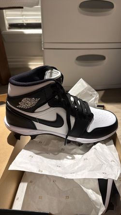 Men’s Jordan 1 MID TD - Size 9
