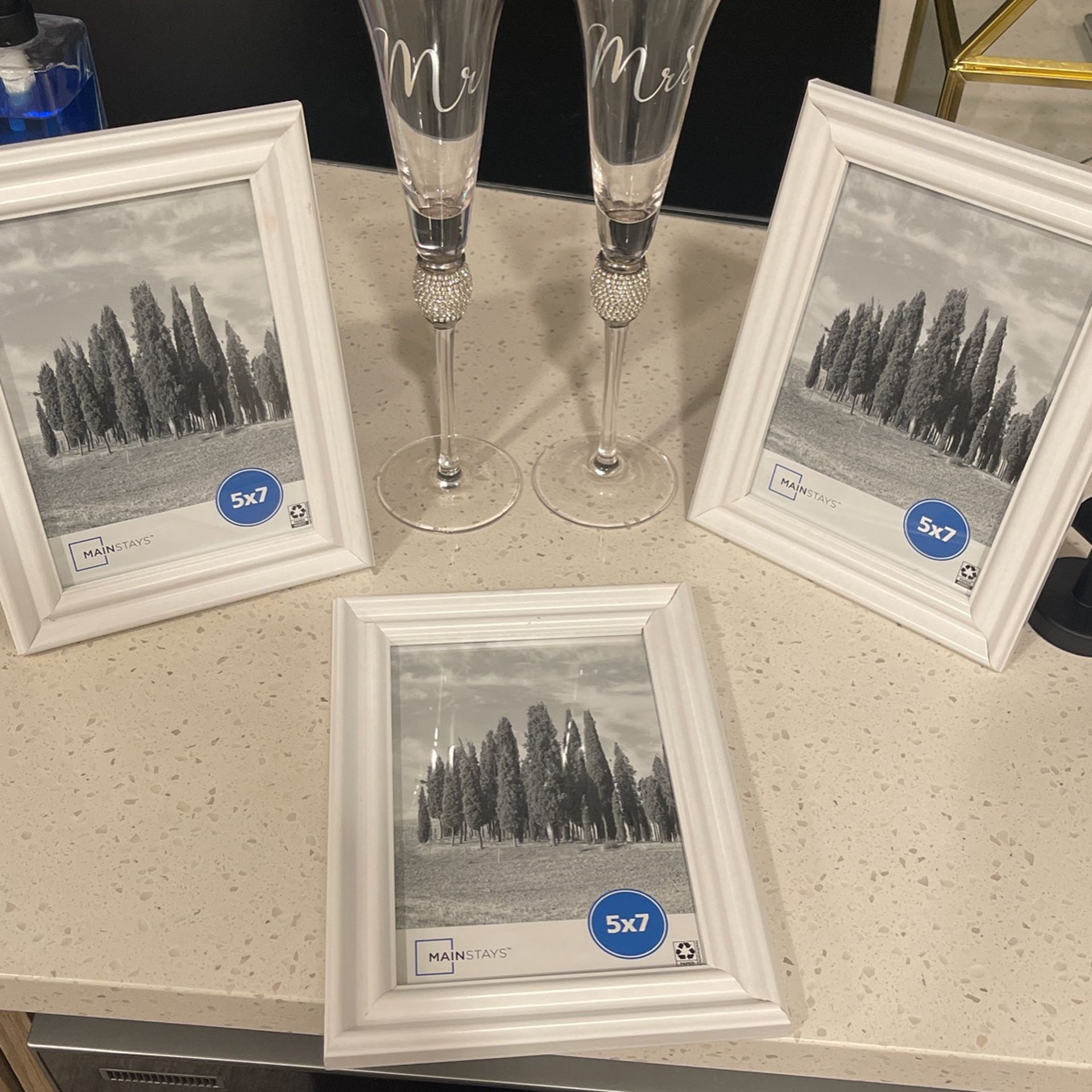 3 Picture frames and Mr Mrs Glasses