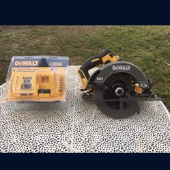 Dewalt Saw  71/4 And Fast Charge 