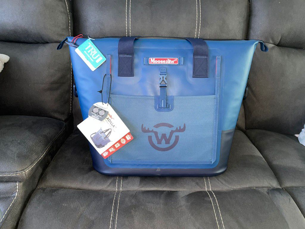Moosejaw 42 Can Chilladilla Soft-Sided Cooler Tote