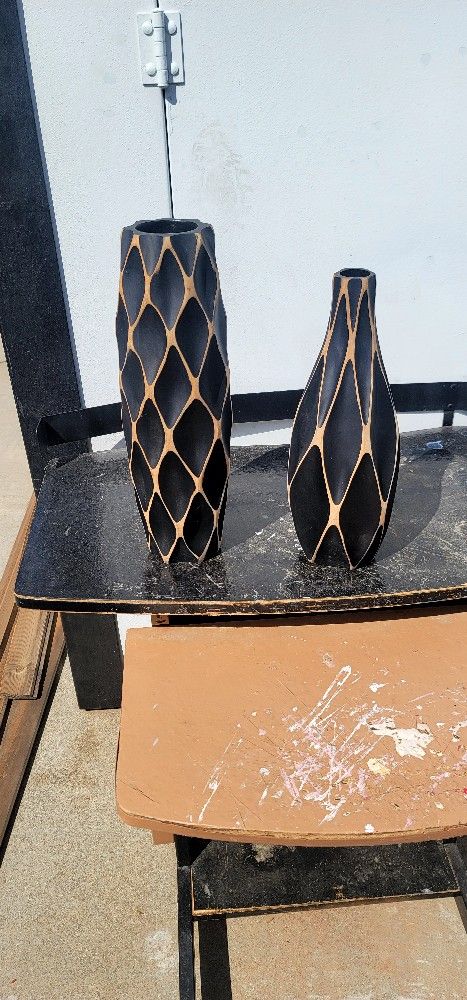 2 Wooden Vases