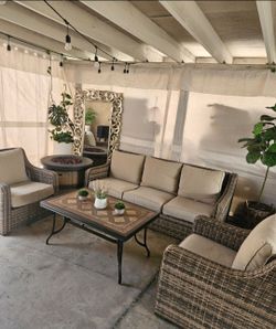 Better Homes & gardens patio set 5pc/conversation Set with fire pit/outdoor Furniture/Cash Only