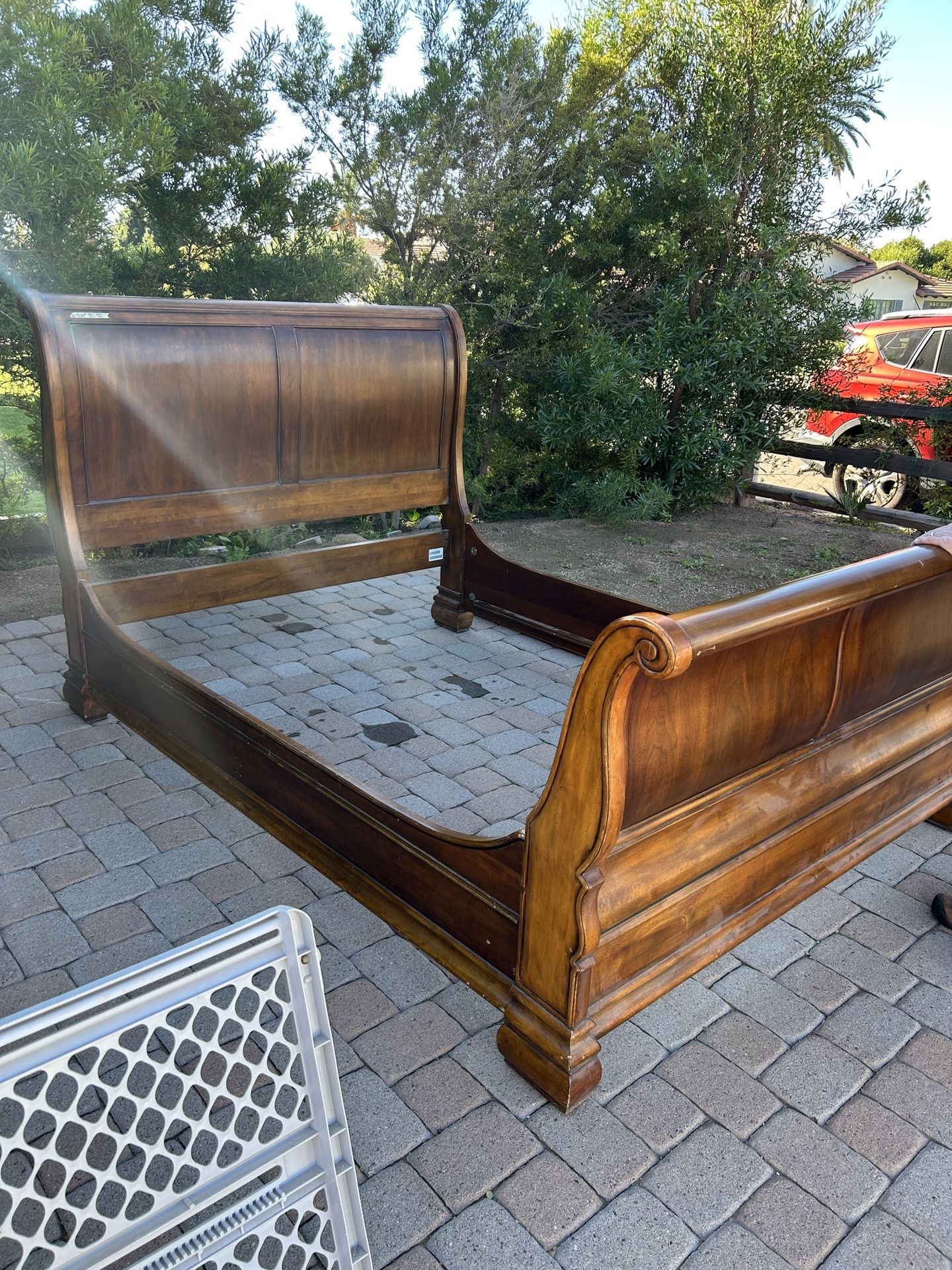 Ethan Allen Queen Sleigh Bed Frame