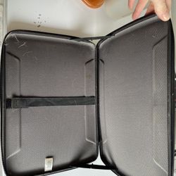 Thule 17” Laptop Hard Cover Case FREE