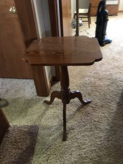 Beautiful Table ( Antique)