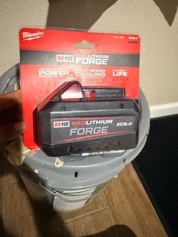 M18 18V Lithium-Ion REDLITHIUM FORGE XC 8.0 Ah Battery Pack
