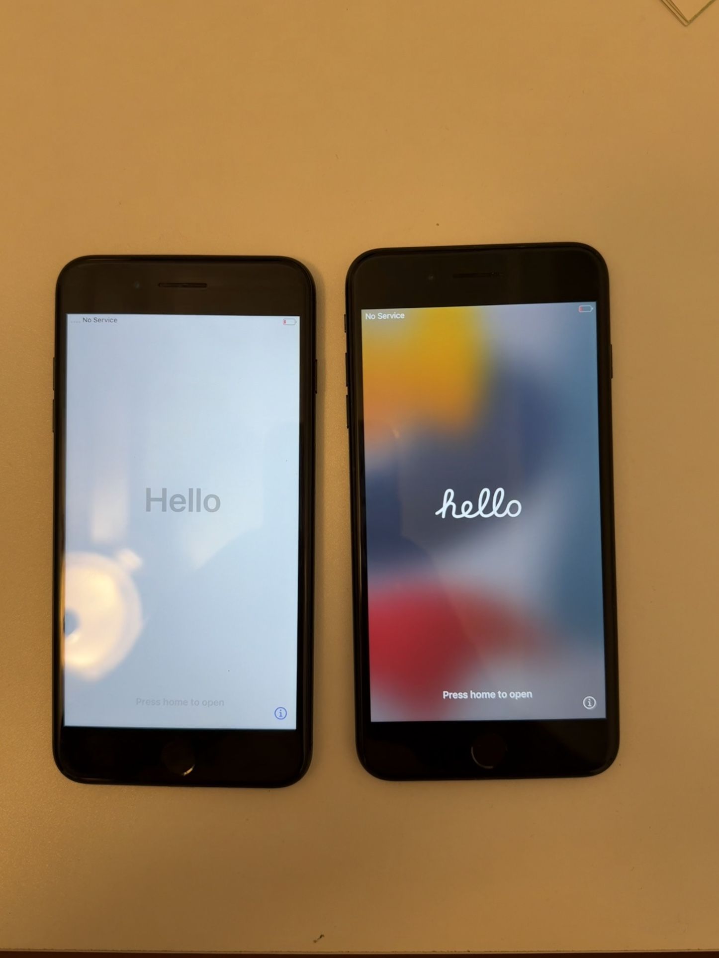 2 iPhone 7 Plus Phones 