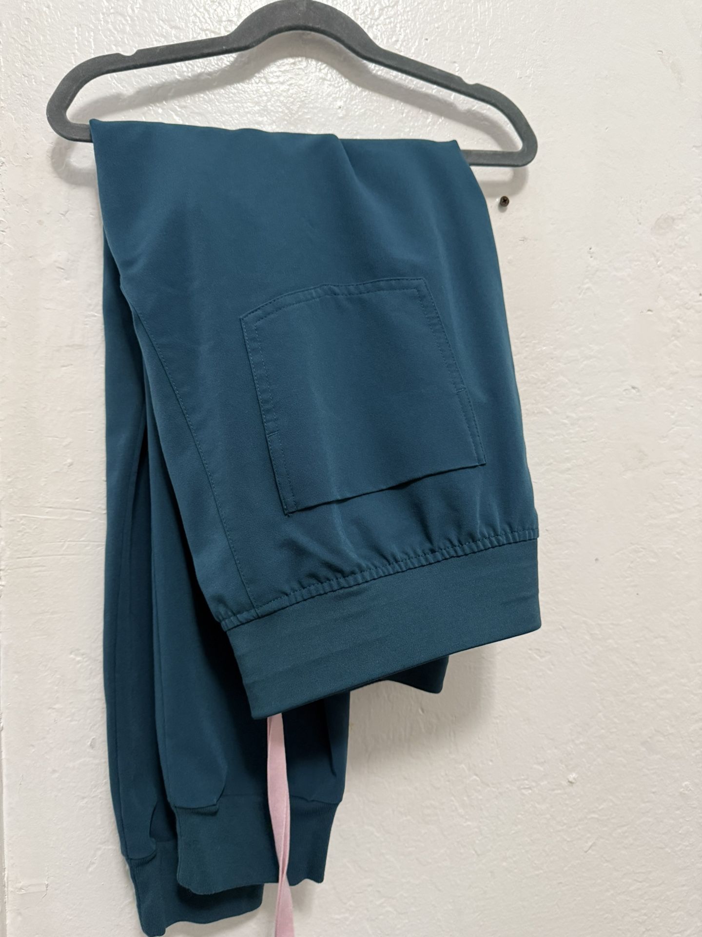 Women’s Figs Scrubs