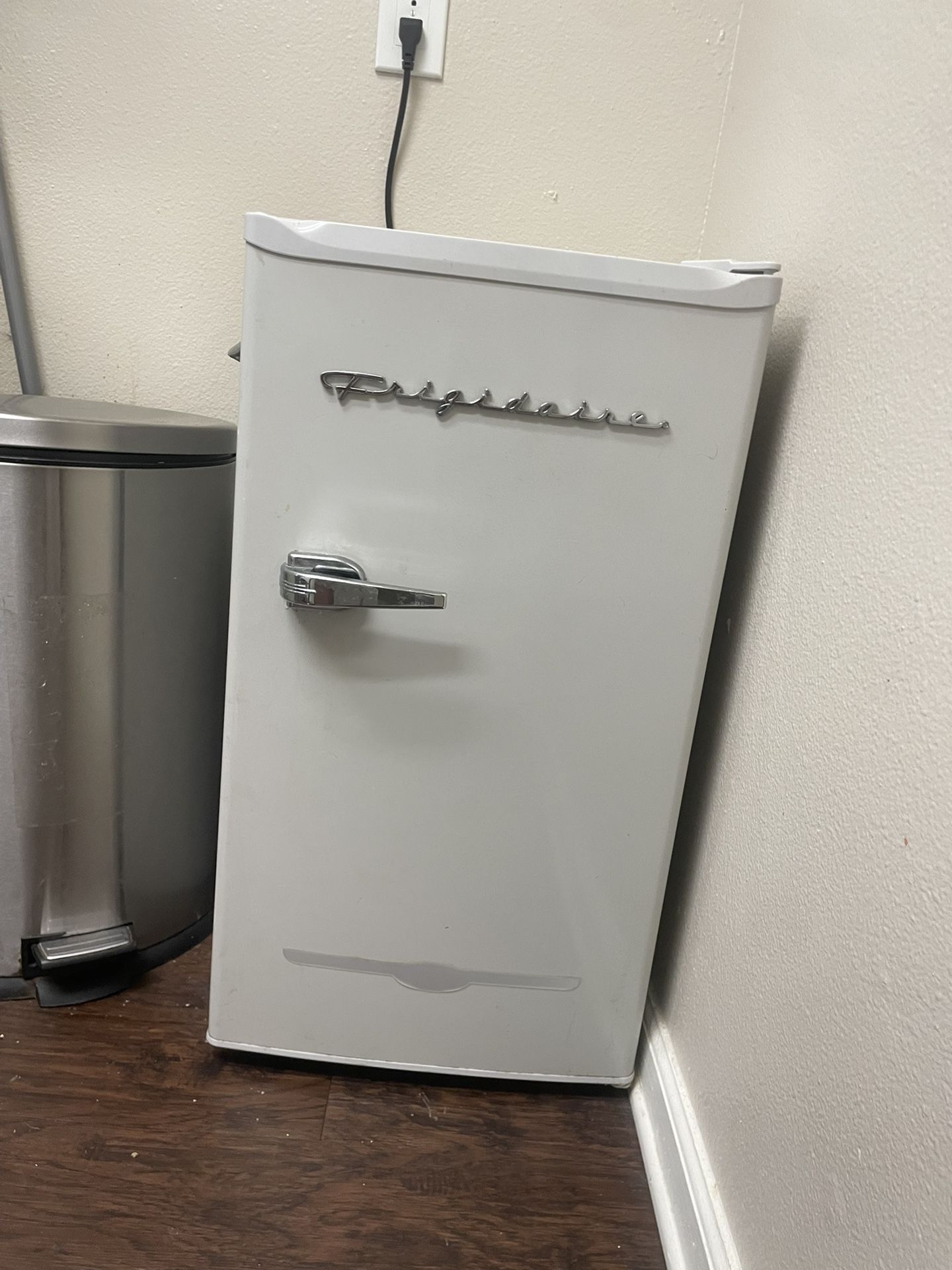 frigidaire mini fridge