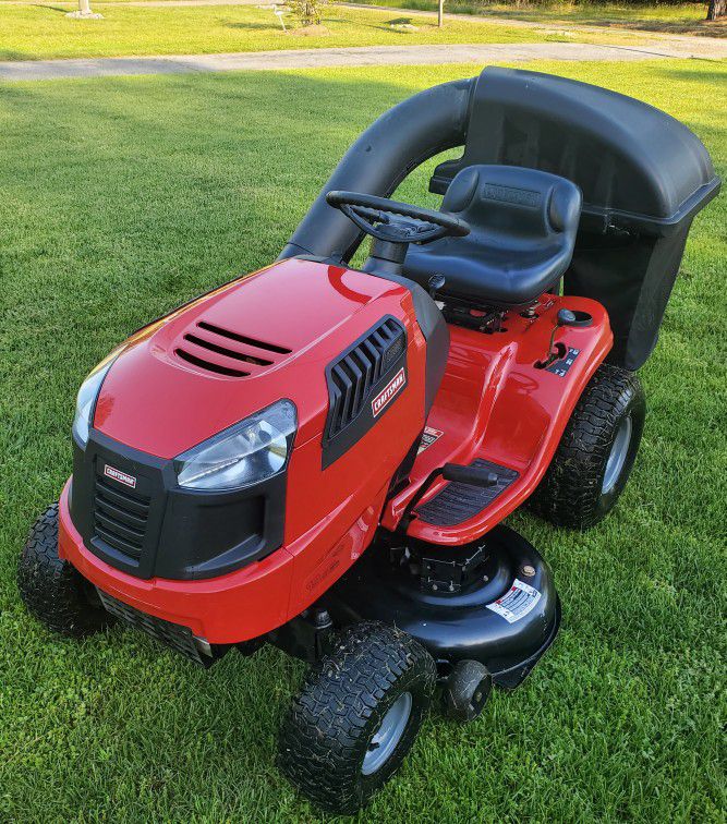 Craftsman 42 Inch Riding Lawn Mower With Bagger System 