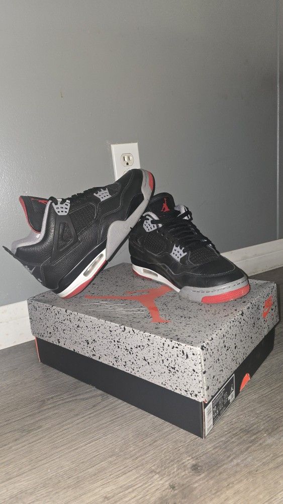Jordan 4 Black Cement
