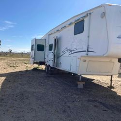 2006 Montana High Country  35 Rl 5th Wheel 