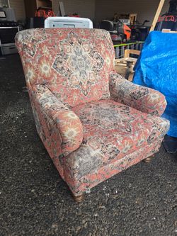 Accent chair