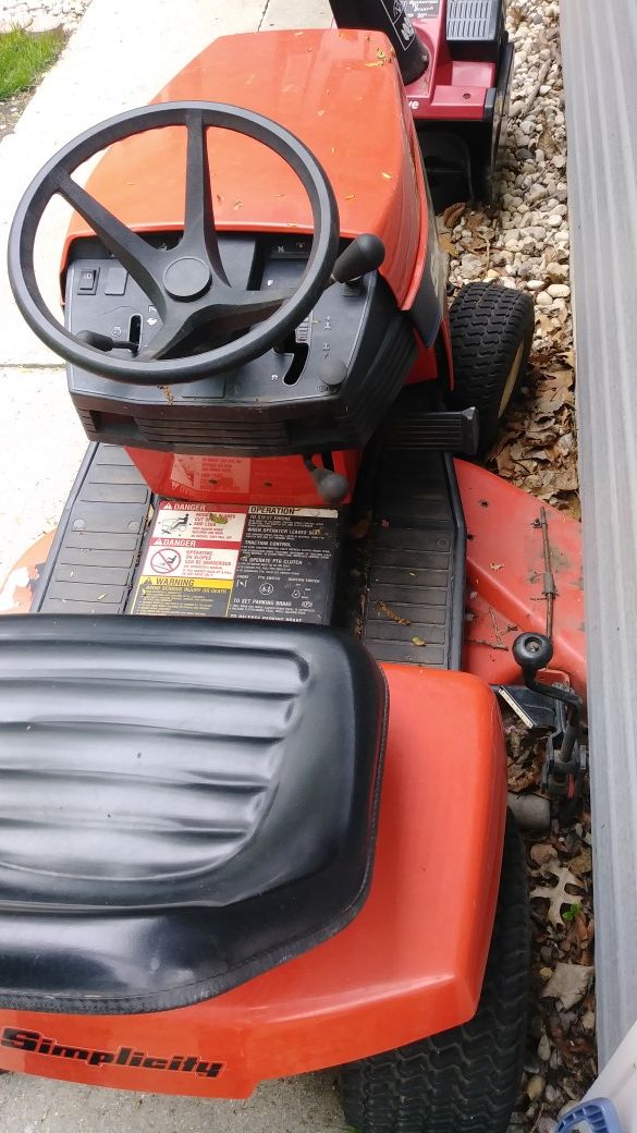 Simplicity Broadmoor Hydrostatic Riding Lawnmower Lawn Mower 14HP