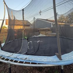 Trampoline 