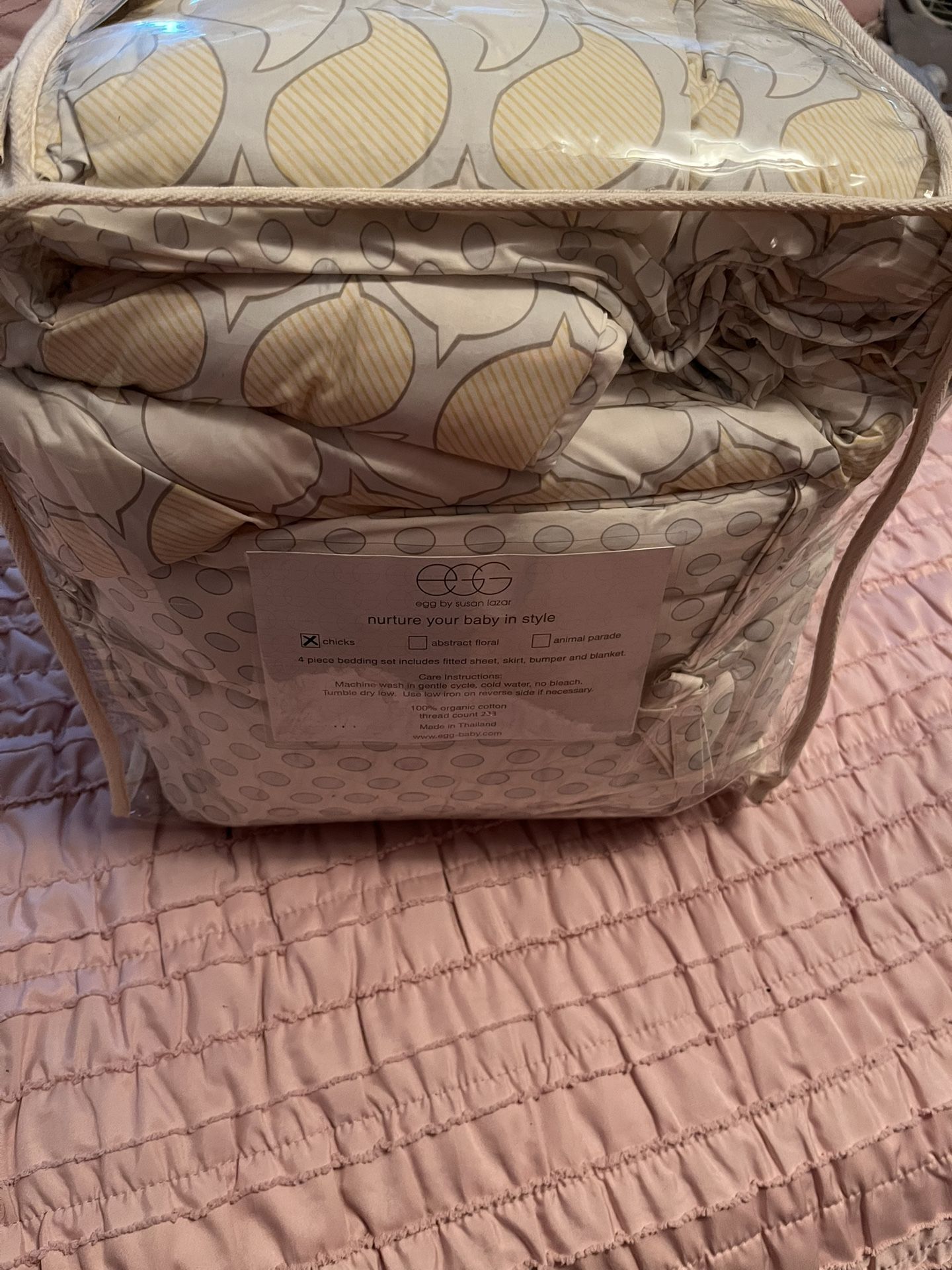 Bedding/ Crib
