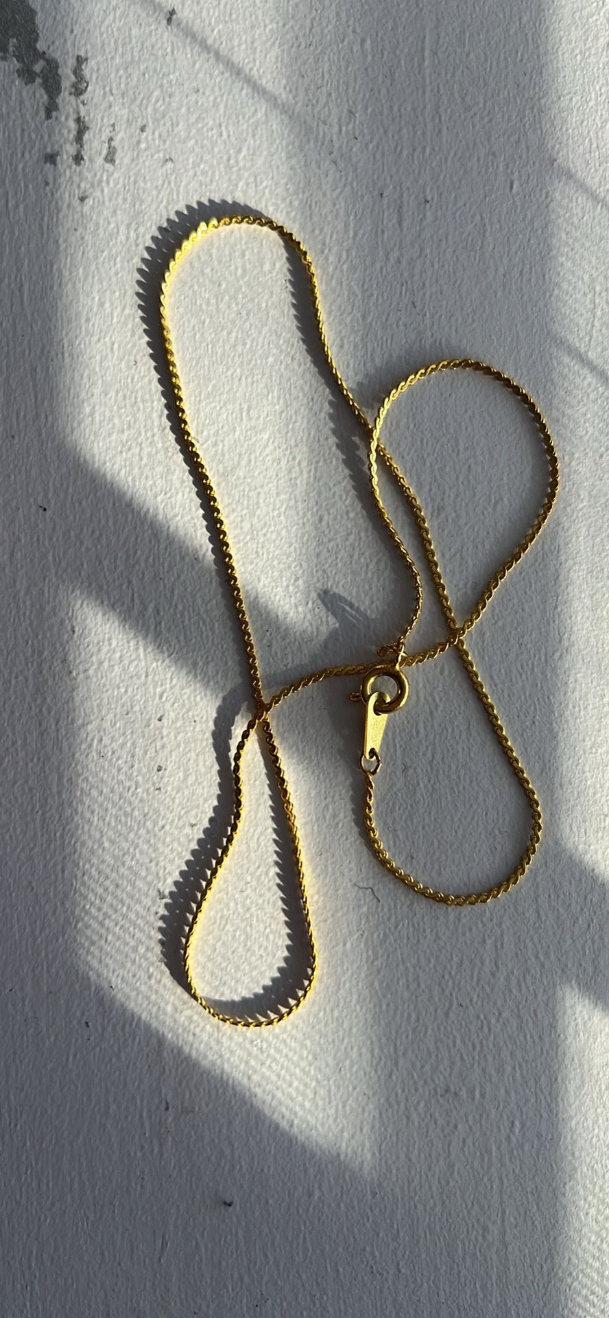 Gold Tone Necklace 15.5”