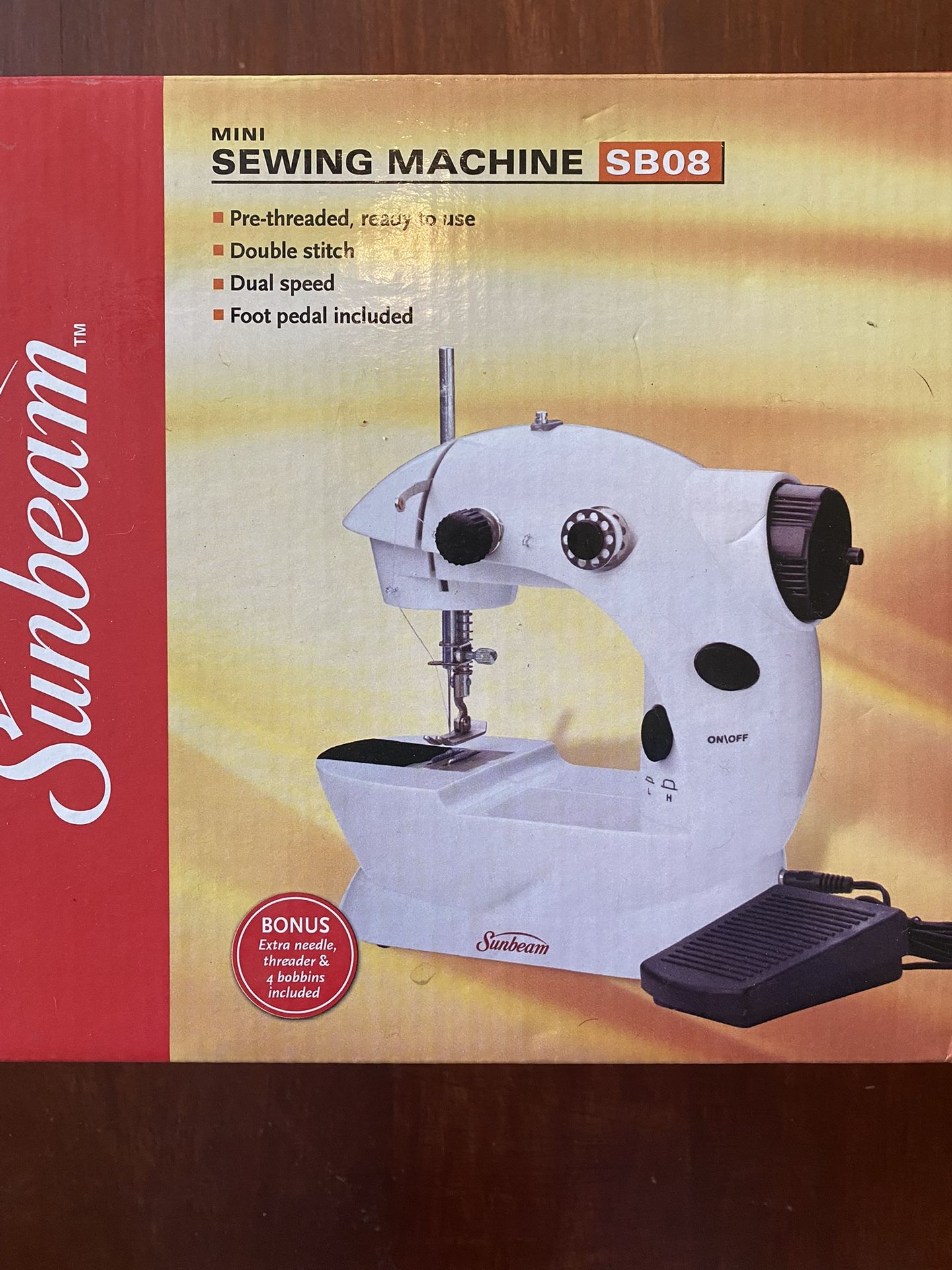 Sunbeam Mini Sewing Machine SB08. Like New