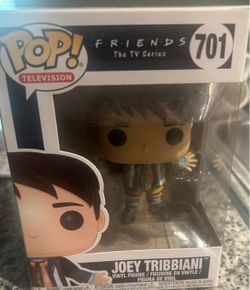 Joey Tribbiani Wearing Chandlers Clothes