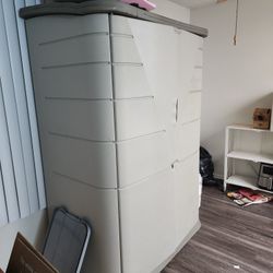 Rubbermaid Storage Shed