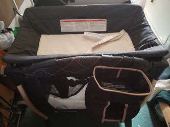 Baby Trend Play Yard black