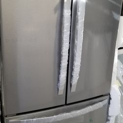 WHIRLPOOL REFRIGERATOR NEW OPEN BOX 
