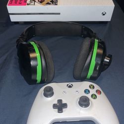 Xbox One S With Controller And Headset