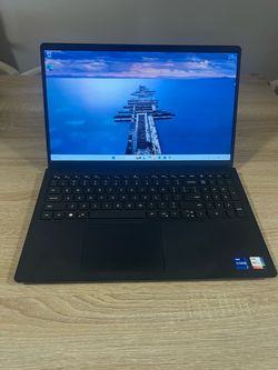 Dell Inspiron 15 3520 – 12th Gen Intel Core i7 – 32GB RAM – 512GB SSD