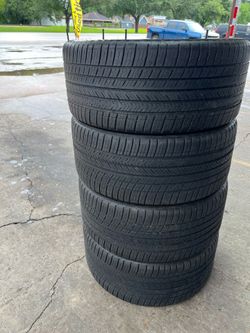 285/40/22” MICHELIN, Like New